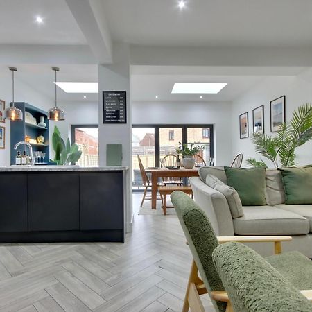Clover Lodge Portsmouth Luxury Home With Off Road Free Parking Eksteriør billede